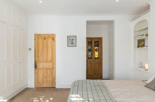 Photo 18 - Fabulous 4 Bed House With Garden in Fulham