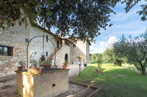 Photo 23 - Secluded Mansion in Perugia with Hot Tub