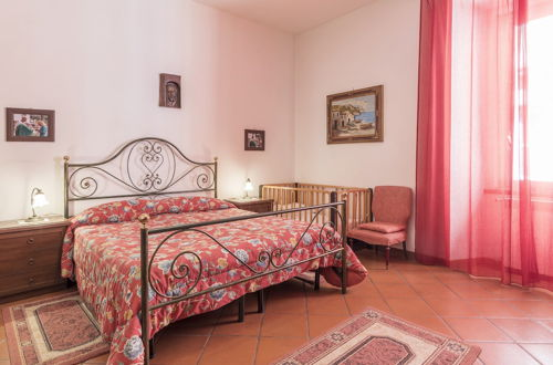 Photo 2 - Trastevere Roomy Apartment