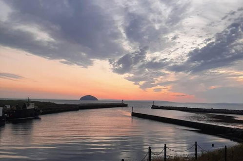 Photo 22 - Stunning Riverside Town House With Views, Ayrshire