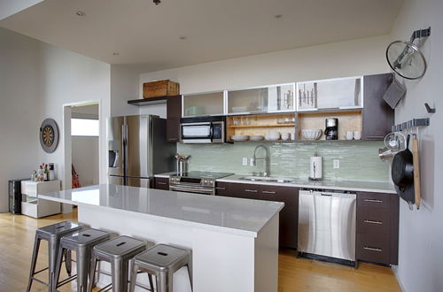 Photo 6 - Luxe Downtown Penthouse with City Skyline Views