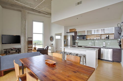 Photo 10 - Luxe Downtown Penthouse with City Skyline Views