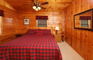 Photo 3 - Just Hanging Out - Three Bedroom Cabin