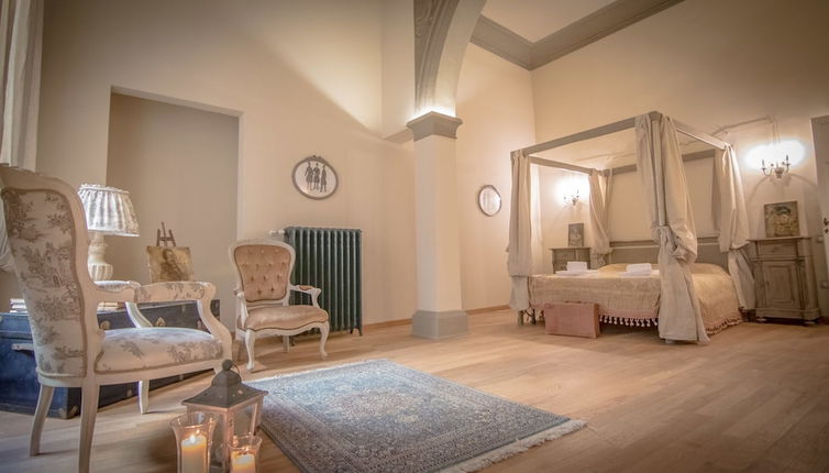 Photo 1 - Breathtaking 4BD Apt 5min Walk to Duomo