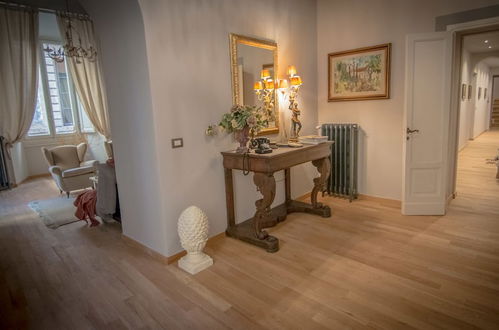 Foto 46 - Breathtaking 4BD Apt 5min Walk to Duomo