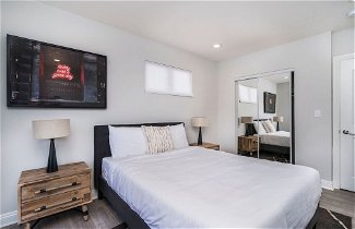 Photo 1 - Brand NEW Luxury 3bdr Townhome In Silver Lake