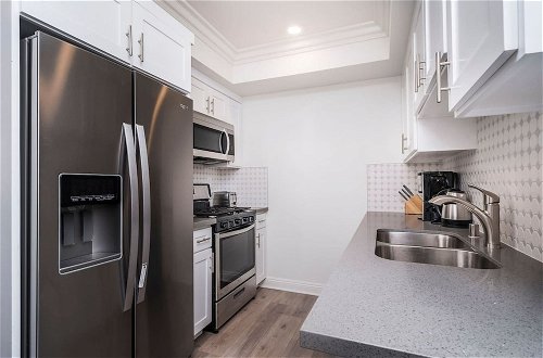 Photo 11 - Brand NEW Luxury 3bdr Townhome In Silver Lake