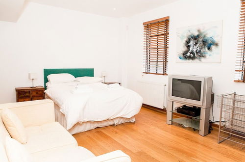 Photo 10 - 4 Bedroom Flat near London Eye