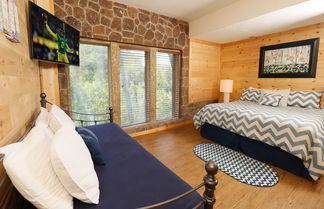 Photo 3 - Family Valley Lodge - Six Bedroom Cabin