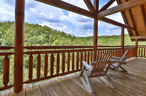 Photo 30 - Family Valley Lodge - Six Bedroom Cabin