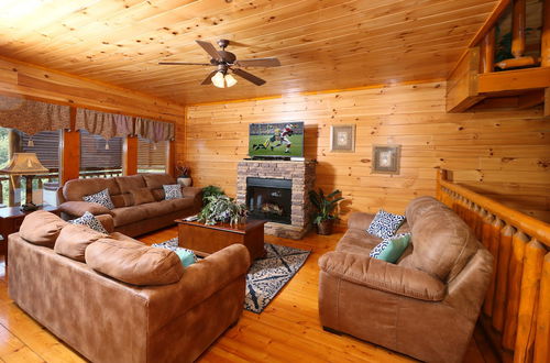 Photo 23 - Family Valley Lodge - Six Bedroom Cabin