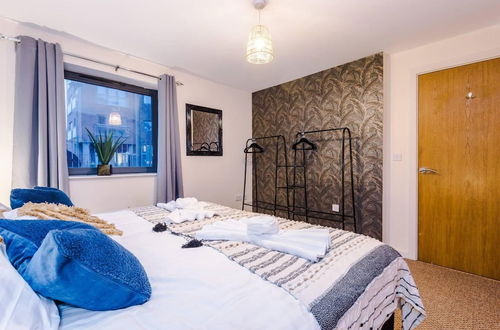 Photo 5 - Impeccable 2-bed Apartment in Liverpool