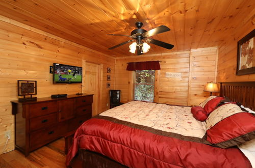 Foto 9 - Blessed Nest - Four Bedroom Cabin