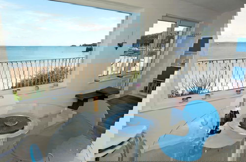 Foto 4 - Gone to the Beach - Luxury Cottage Sea Views Direct Access to Beach Pet Friendly