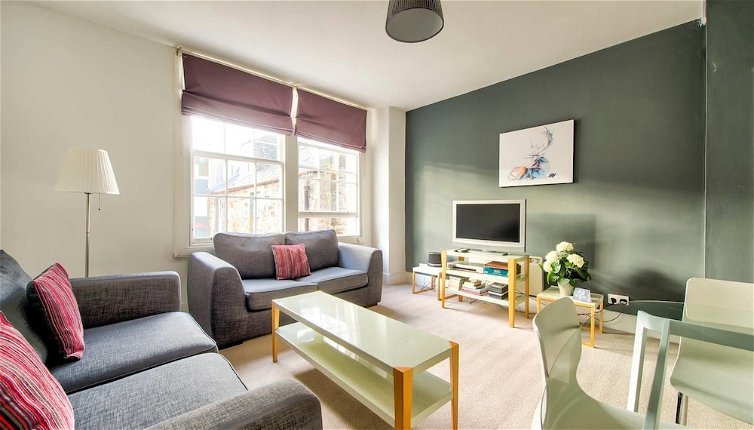 Photo 1 - Great Location - Lovely Rose St Apt in City Centre