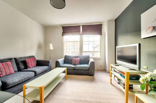 Photo 15 - Great Location - Lovely Rose St Apt in City Centre
