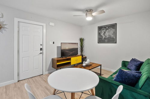 Photo 34 - Stylish 1BR Near UT Highland Evonify