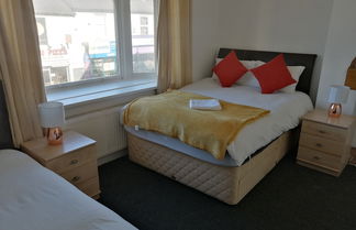 Photo 2 - Fun 4-bed Apartment in Birmingham Central