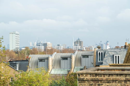 Photo 30 - Immaculate Designer Home in Wandsworth