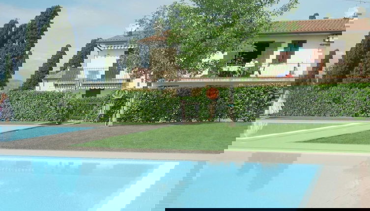Foto 1 - Belvilla by OYO Enticing Holiday Home With Pool
