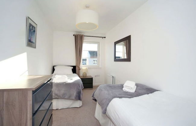 Bright 3 bed Inverurie Home Near Ury Riverside Park - Photo 4
