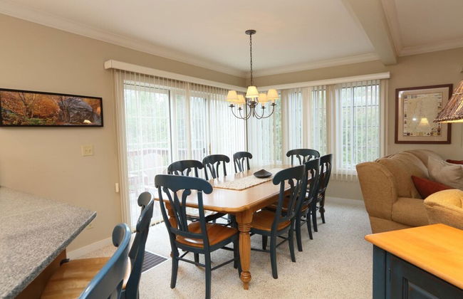Upscale 3BR Topnotch Overlook - Foto 10