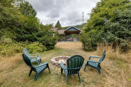 Photo 17 - Mt. Baker Lodging Cabin 8 – WIFI, PETS OK, SLEEPS 6! by MBL