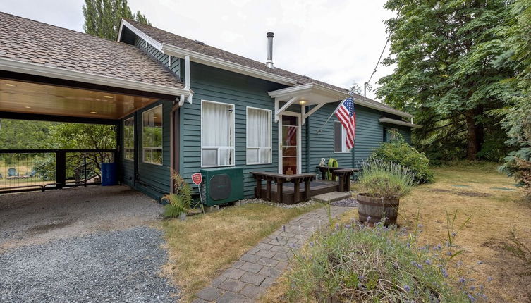 Photo 1 - Mt. Baker Lodging Cabin 8 – WIFI, PETS OK, SLEEPS 6! by MBL