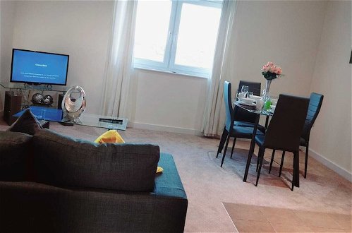 Foto 15 - Remarkable 2-bed Apartment in Reading