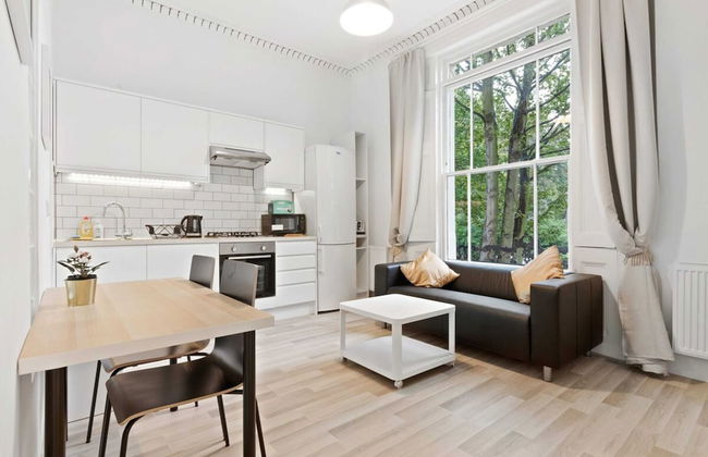 Refined, Light 1 Bed Apt w Balcony in Brixton - Foto 11