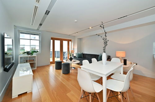 Photo 9 - London Choice Apartments - Mayfair Two