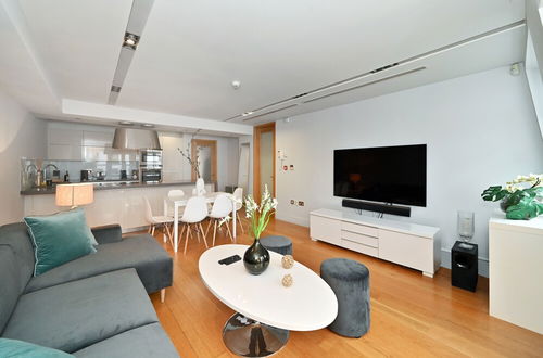 Photo 11 - London Choice Apartments - Mayfair Two