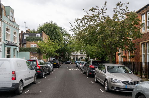 Photo 21 - Traditional Fulham Home Close to the River Thames by Underthedoormat