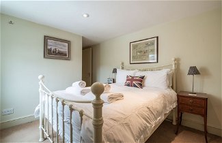 Foto 3 - Traditional Fulham Home Close to the River Thames by Underthedoormat