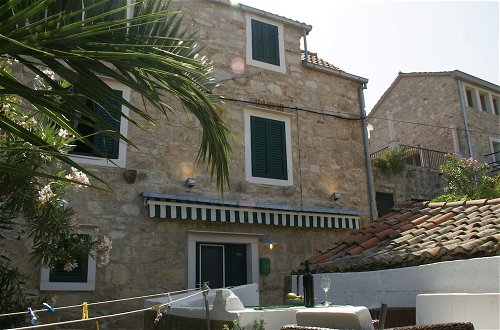 Photo 23 - Rustic Apartment in Vis With Terrace