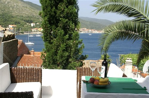 Photo 24 - Rustic Apartment in Vis With Terrace
