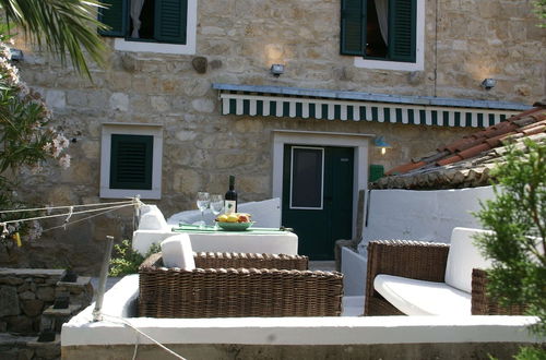 Photo 11 - Rustic Apartment in Vis With Terrace