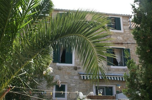 Photo 13 - Rustic Apartment in Vis With Terrace