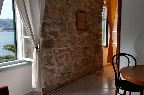 Photo 10 - Rustic Apartment in Vis With Terrace