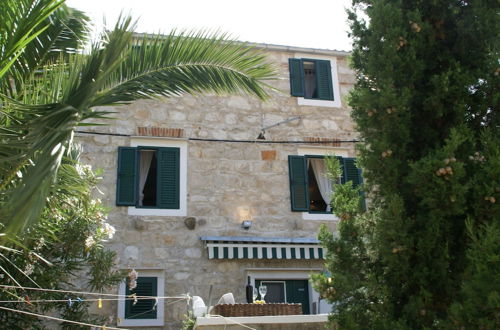 Foto 20 - Rustic Apartment in Vis With Terrace