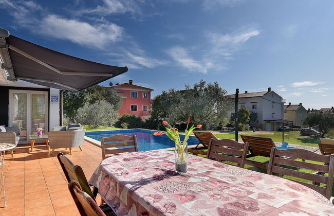 Villa with Swimming Pool, Volleyball Court & Hot Tub, near Rovinj - Foto 24