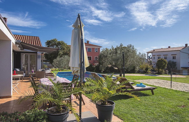 Villa with Swimming Pool, Volleyball Court & Hot Tub, near Rovinj - Foto 18