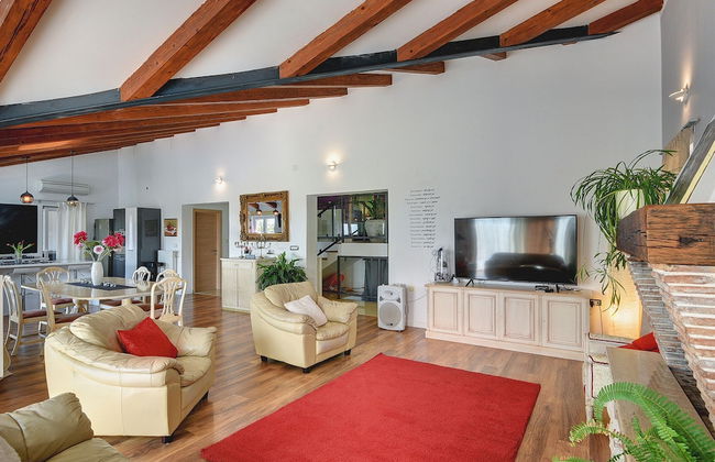 Villa with Swimming Pool, Volleyball Court & Hot Tub, near Rovinj - Foto 10