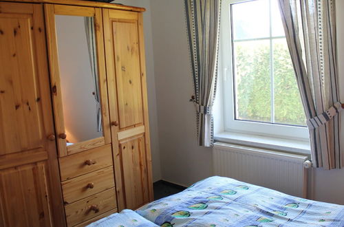 Photo 3 - Spacious Apartment With Garden in Zingst