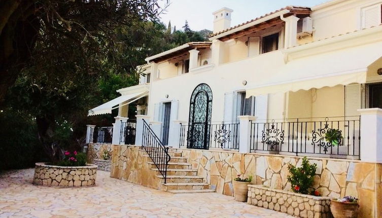 Photo 1 - Villa Ampelaki (30 meters to the beach)