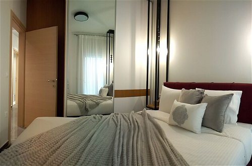 Foto 3 - Comely Luxury Apt Must