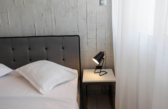 Evel's Home Suites - Photo 23