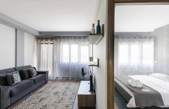 Evel's Home Suites - Photo 1