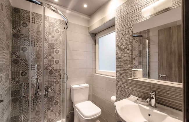 Evel's Home Suites - Photo 59