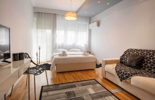 Evel's Home Suites - Photo 9